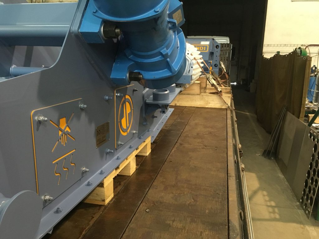 Vibrating feeder VPFD 1120 and Roller crusher RCD 0712