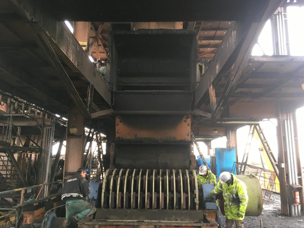 SERVICE, ROTOR AND CASE REPLACEMENT OF HAMMER CRUSHER KDV 1137