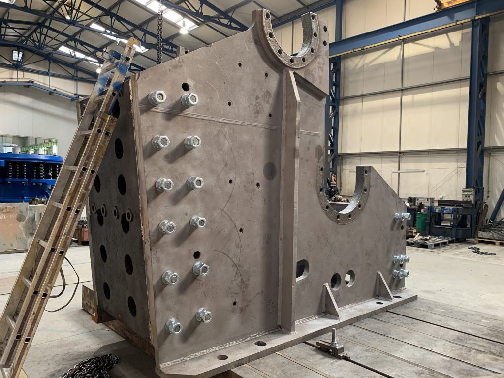 GENERAL REPAIR OF FRAME AND PENDULUM OF JAW CRUSHER V8-2NS